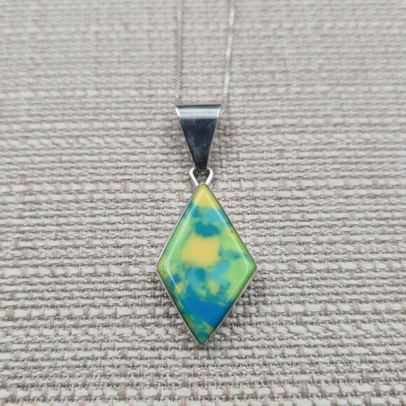 18 Inch Sterling Silver Rainbow Calsilica Stone Pendant Necklace A6324 - Picture 3 of 7